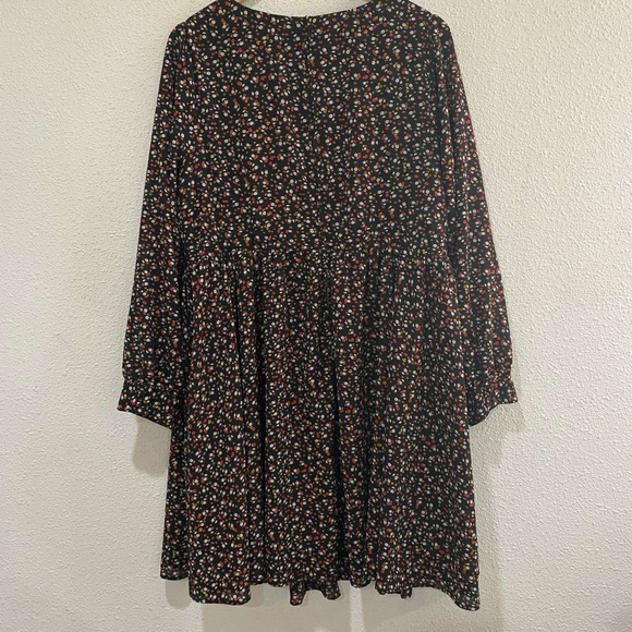 Torrid Long Sleeve Flare Floral Deep V Dress - Picture 6 of 9